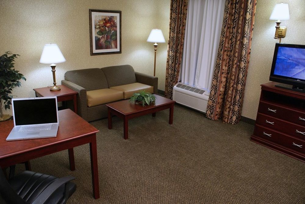 Hampton Inn & Suites Toledo-Perrysburg Rossford Phòng bức ảnh