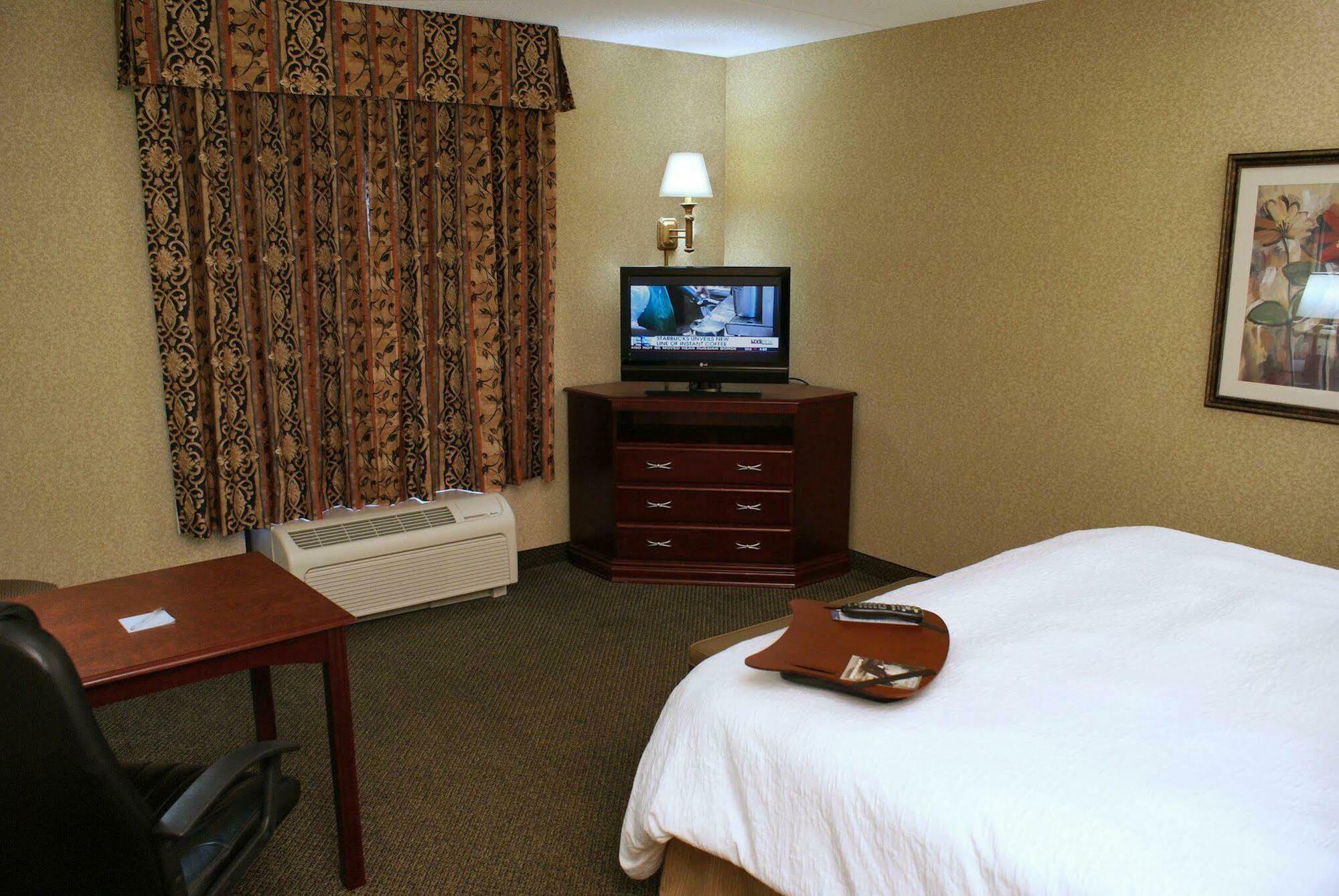 Hampton Inn & Suites Toledo-Perrysburg Rossford Phòng bức ảnh